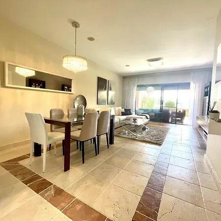 Luxury 2-bed In Benatalaya