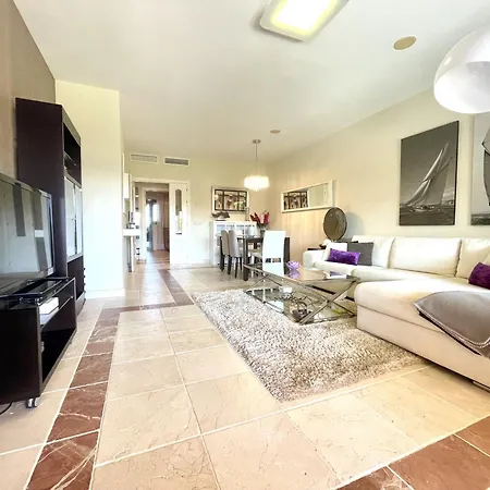 Luxury 2-bed In Benatalaya